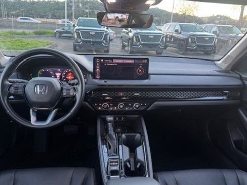 Used 2024 Honda Accord Touring image 9