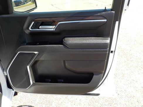 Used 2025 GMC Sierra 1500 SLT image 27