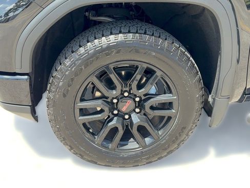 Used 2026 GMC Sierra 1500 Elevation w/ Elevation Select Package AWD/4WD image 13
