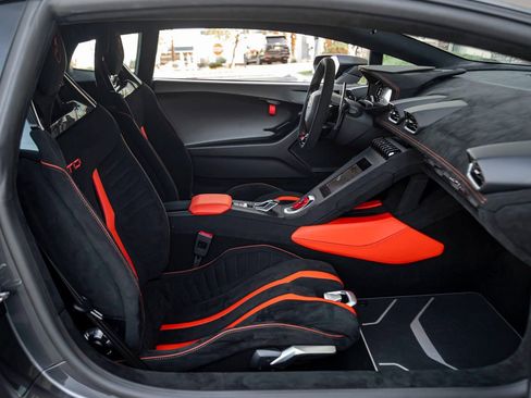 Used 2022 Lamborghini Huracan STO image 23
