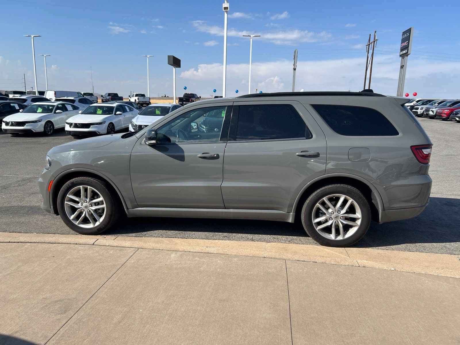 Used 2024 Dodge Durango GT RWD image 8