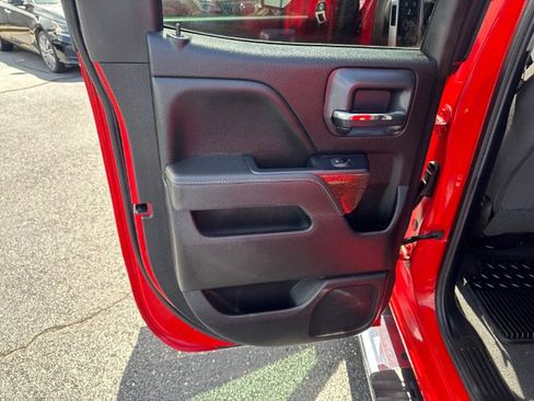 Used 2019 GMC Sierra 1500 SLE w/ SLE Value Package AWD/4WD image 11