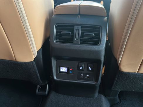 Used 2023 Nissan Rogue Platinum w/ Platinum Premium Package image 15