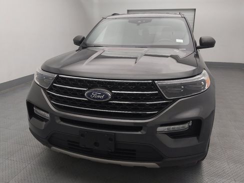Used 2020 Ford Explorer XLT w/ Equipment Group 202A AWD/4WD image 15