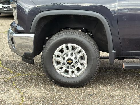 Certified 2024 Chevrolet Silverado 2500 LT w/ Convenience Package image 9