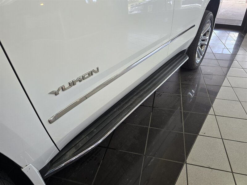 Used 2017 GMC Yukon SLT w/ Premium Edition AWD/4WD image 42