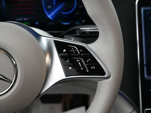 Used 2023 Mercedes-Benz EQE 350+ 4MATIC SUV w/ Exclusive Trim Package image 23