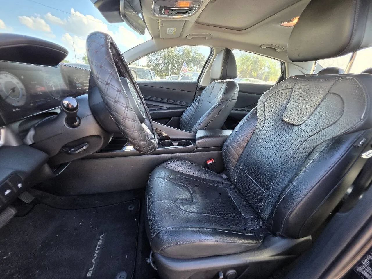 Used 2023 Hyundai Elantra Limited FWD image 6