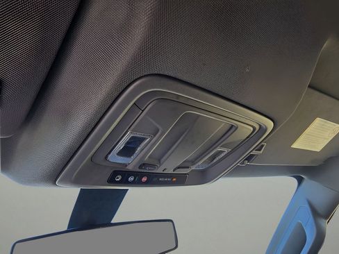 Used 2022 Chevrolet Silverado 2500 LT w/ Convenience Package image 21