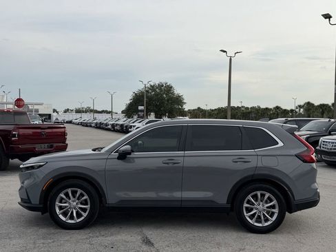 Used 2024 Honda CR-V EX image 8