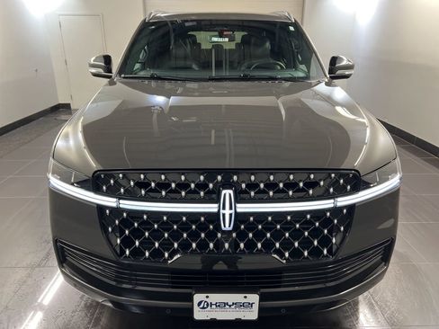 New 2026 Lincoln Navigator Black Label AWD/4WD image 2