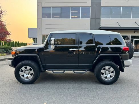 Used 2010 Toyota FJ Cruiser 4WD image 6
