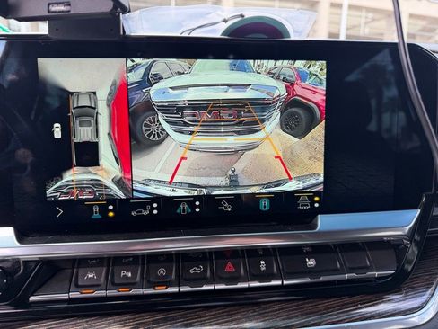 Used 2022 GMC Sierra 1500 Elevation w/ Elevation Premium Package AWD/4WD image 16