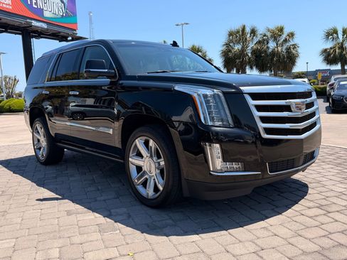 Used 2019 Cadillac Escalade Premium Luxury AWD/4WD image 7
