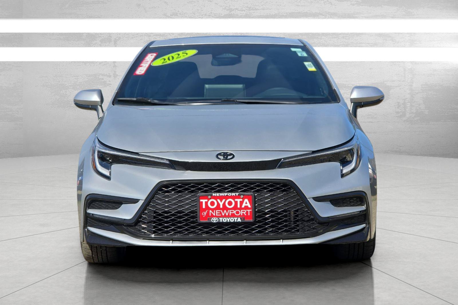 Used 2025 Toyota Corolla XSE FWD image 6