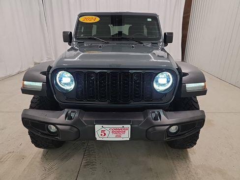 Used 2024 Jeep Wrangler Unlimited Sport AWD/4WD image 8