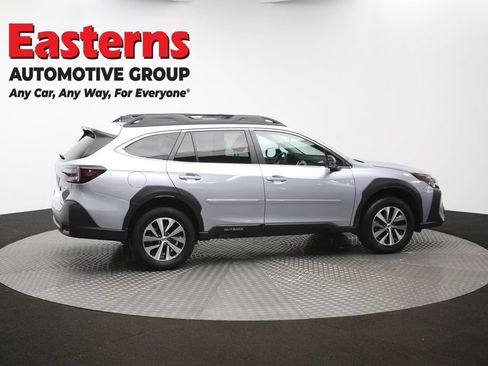 Used 2025 Subaru Outback Premium AWD/4WD image 37