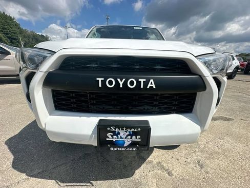Used 2017 Toyota 4Runner SR5 Premium AWD/4WD image 33