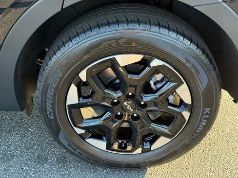 New 2025 Kia Sorento S image 13