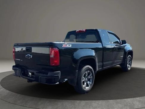 Used 2017 Chevrolet Colorado Z71 AWD/4WD image 5