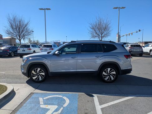 Used 2024 Volkswagen Atlas SE AWD/4WD image 9