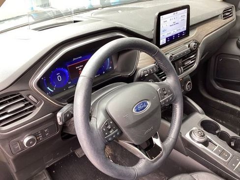 Used 2020 Ford Escape Titanium w/ Titanium Premium Package 2.0 image 29