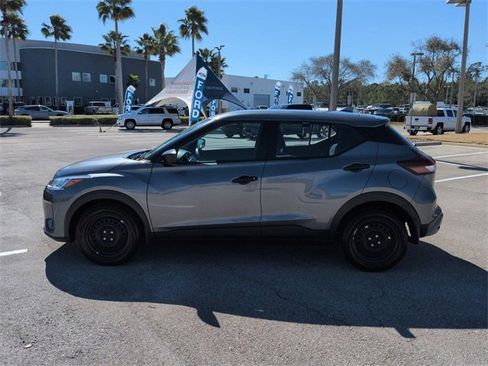 Used 2024 Nissan Kicks S image 7