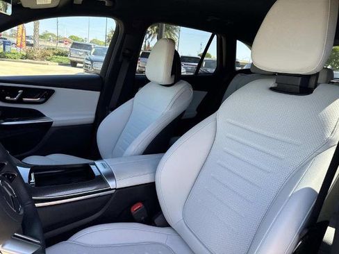 Used 2023 Mercedes-Benz GLC 300 image 18