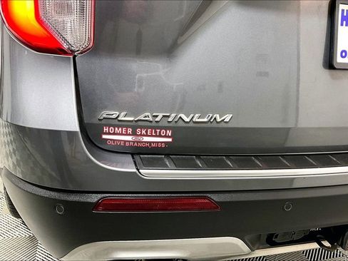 Used 2021 Ford Explorer Platinum w/ Equipment Group 601A image 14