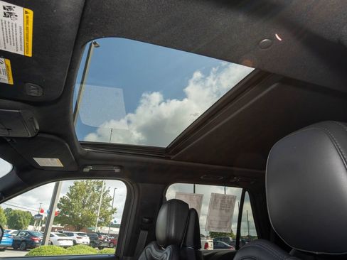Used 2024 Lincoln Navigator Reserve AWD/4WD image 14