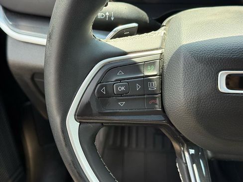 Used 2023 Jeep Grand Cherokee L Laredo AWD/4WD image 23