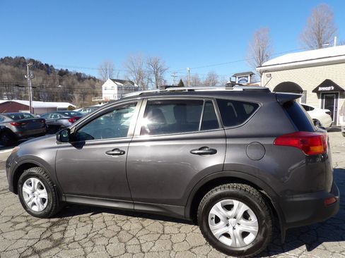 Used 2015 Toyota RAV4 LE image 3