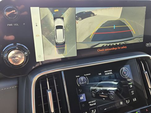 New 2026 Lexus LX 700h Luxury image 11