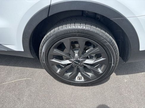 Certified 2023 Kia Sorento X-Line EX AWD/4WD image 2