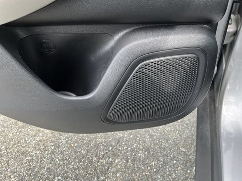 Used 2025 Hyundai Venue SEL FWD image 34