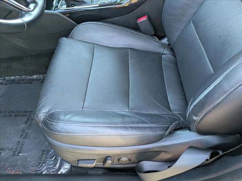 Used 2019 Kia Cadenza Premium image 12