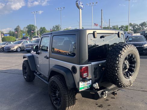 Used 2013 Jeep Wrangler Rubicon w/ Dual Top Group AWD/4WD image 8