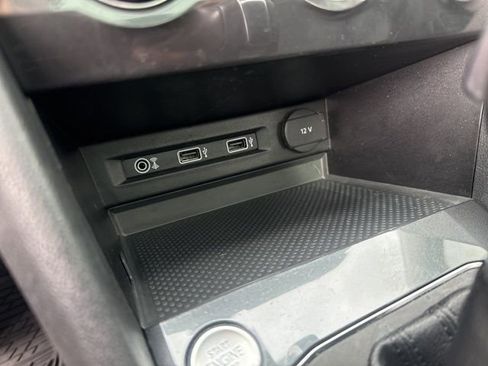 Used 2018 Volkswagen Tiguan S FWD image 32