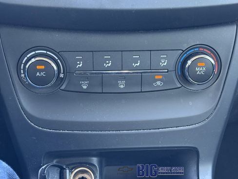 Used 2017 Nissan Sentra S image 10