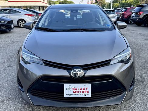 Used 2018 Toyota Corolla LE FWD image 2