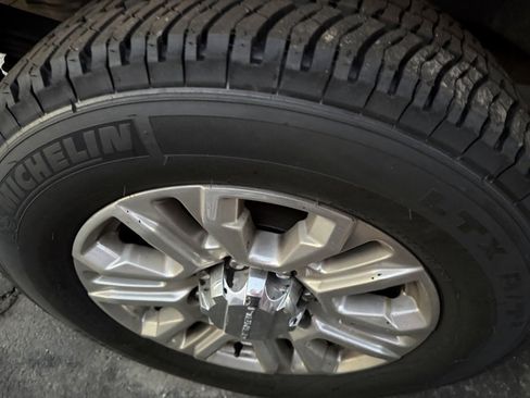 Used 2023 GMC Sierra 2500 Denali w/ Denali Ultimate Package image 7