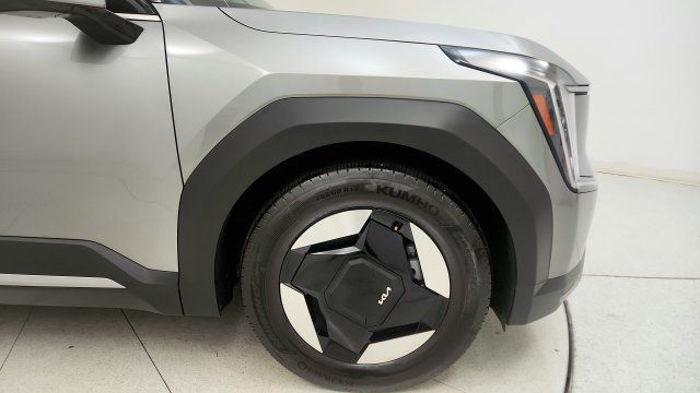 Used 2024 Kia EV9 Light Long Range RWD image 21