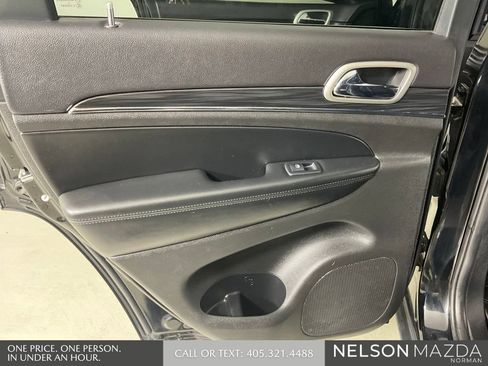 Used 2019 Jeep Grand Cherokee Limited AWD/4WD image 19