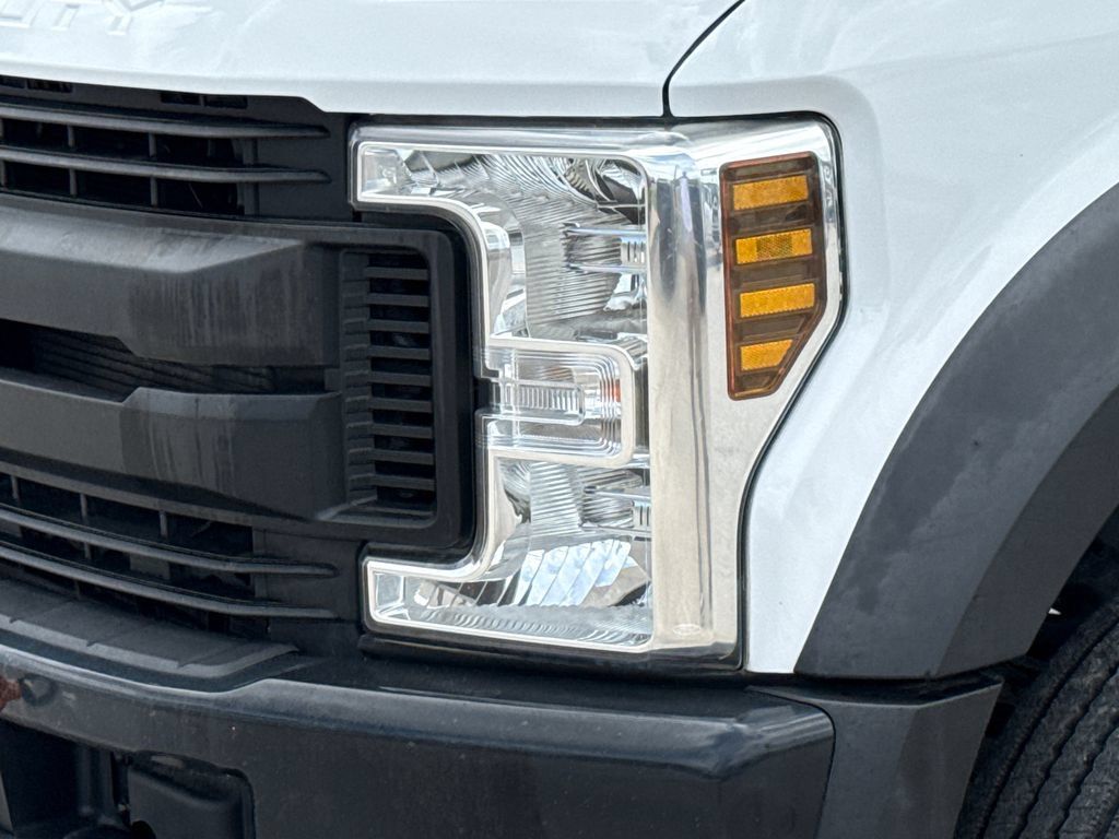 Used 2019 Ford F550 4x4 Regular Cab Super Duty image 4