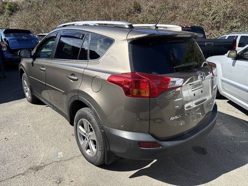 Used 2015 Toyota RAV4 XLE FWD image 2