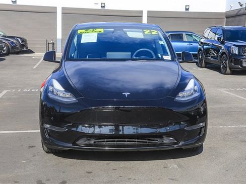 Used 2022 Tesla Model Y Long Range image 3