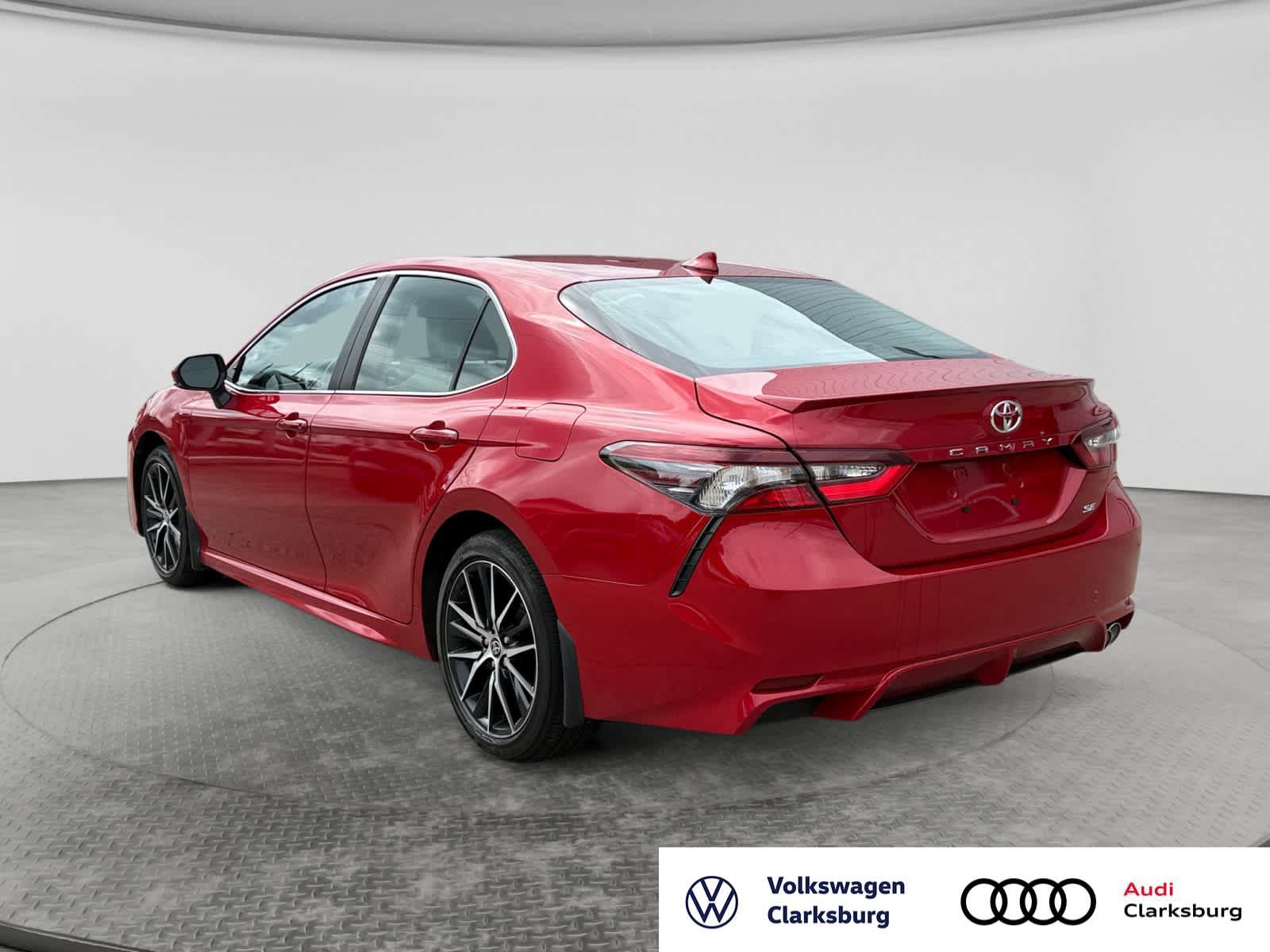Used 2024 Toyota Camry SE FWD image 7