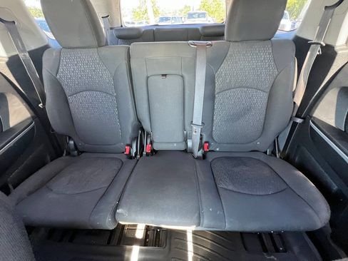 Used 2012 GMC Acadia SL FWD image 4