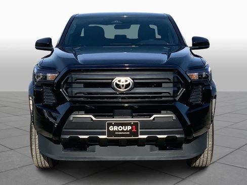 Used 2025 Toyota Tacoma SR image 3