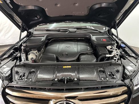Used 2026 Mercedes-Benz GLS 450 4MATIC image 33